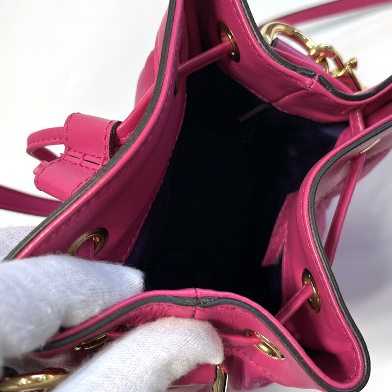 GUCCI GG Marmont Matelassé 小號水桶包 728231 5422-9
