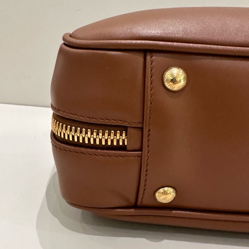 miumiu 繆繆 保齡球 中號 焦糖-6