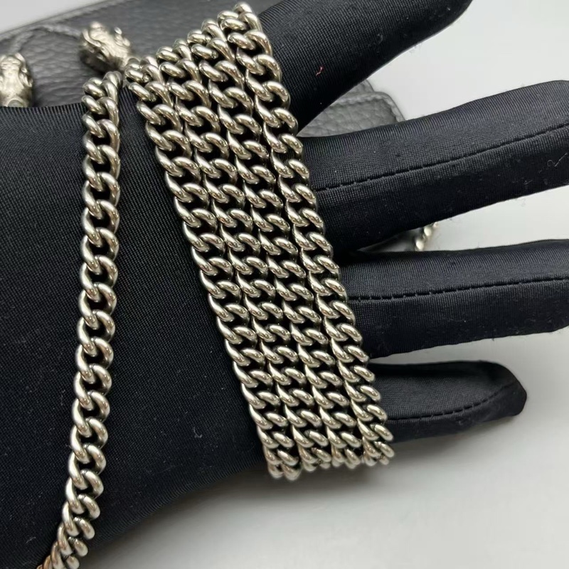 GUCCI 98新 黑色荔枝紋mini鑽扣酒神鏈條包 尺寸16*10 SV18488。-3