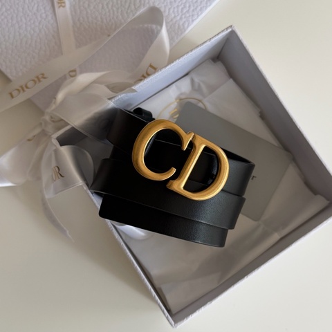 Dior 經典復古釦 CD 皮帶