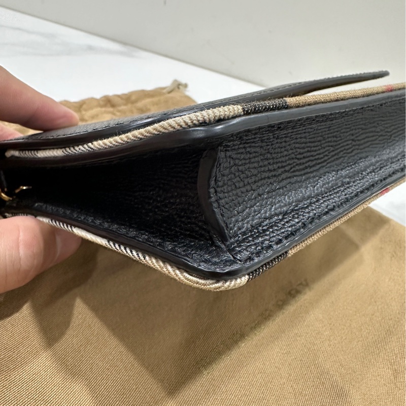 Burberry 黑色woc斜背包-1