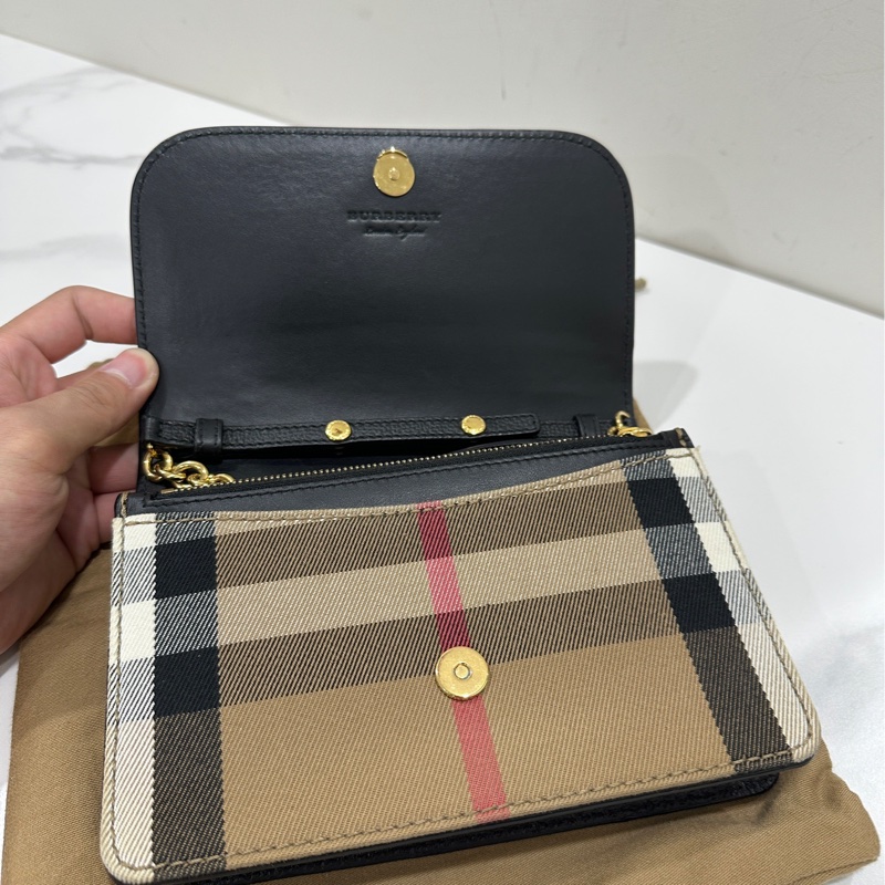Burberry 黑色woc斜背包-6