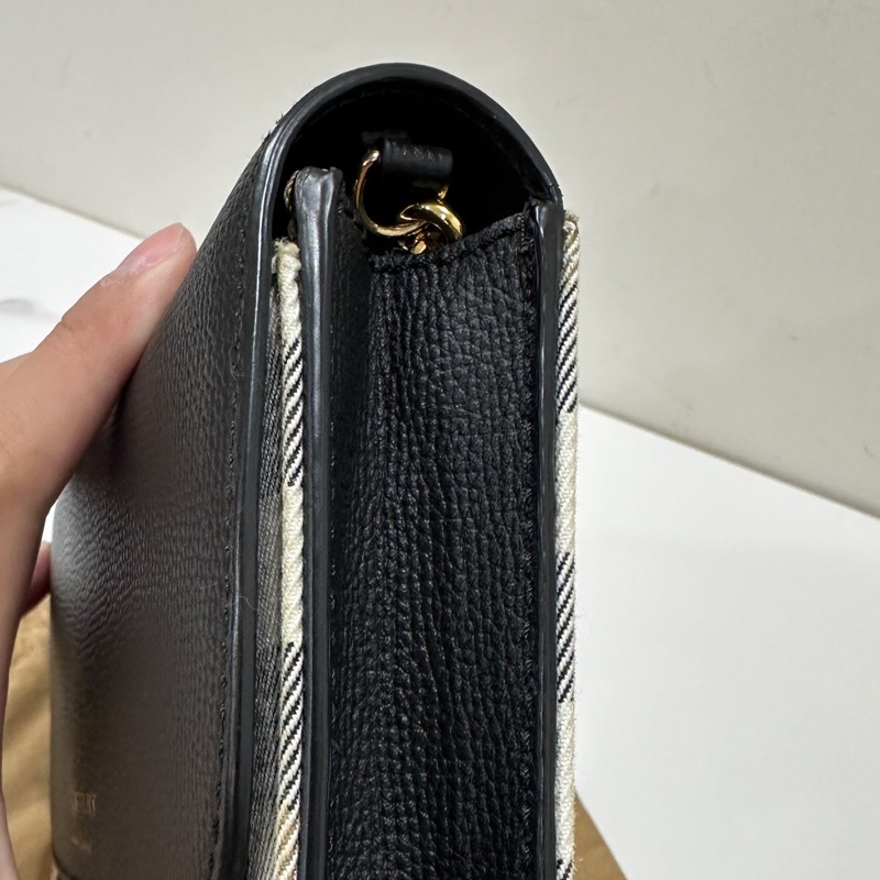 Burberry 黑色woc斜背包-11