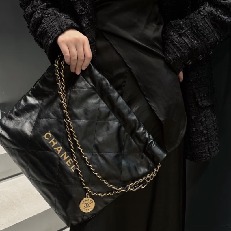 🖤香奈兒垃圾袋Chanel黑金油蠟牛皮小號22Bag AS3260-4