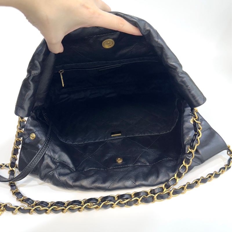 🖤香奈兒垃圾袋Chanel黑金油蠟牛皮小號22Bag AS3260-9