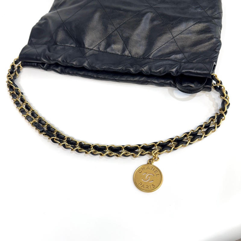 🖤香奈兒垃圾袋Chanel黑金油蠟牛皮小號22Bag AS3260-22