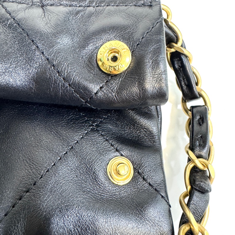 🖤香奈兒垃圾袋Chanel黑金油蠟牛皮小號22Bag AS3260-28