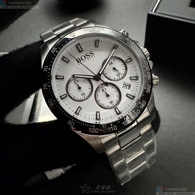 BOSS手錶,編號HB1513875,44mm銀圓形精鋼錶殼,白色三眼, 中三針顯示, 運動錶面,銀色精鋼錶帶款-2