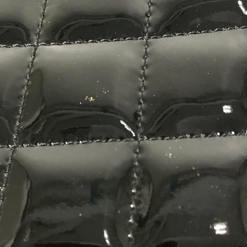 香奈兒瓢蟲愛心 CC Coco 標誌菱格紋手拿包漆皮男女通用黑色-9