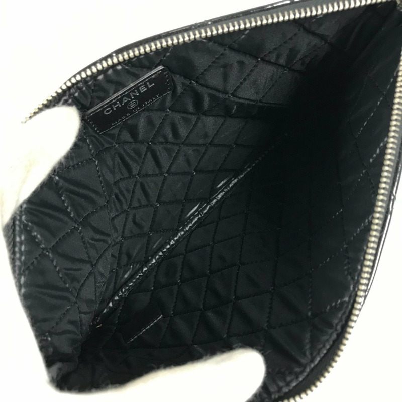 香奈兒瓢蟲愛心 CC Coco 標誌菱格紋手拿包漆皮男女通用黑色-13