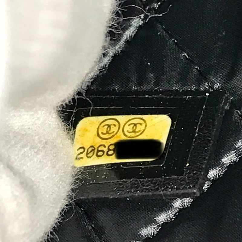 香奈兒瓢蟲愛心 CC Coco 標誌菱格紋手拿包漆皮男女通用黑色-15