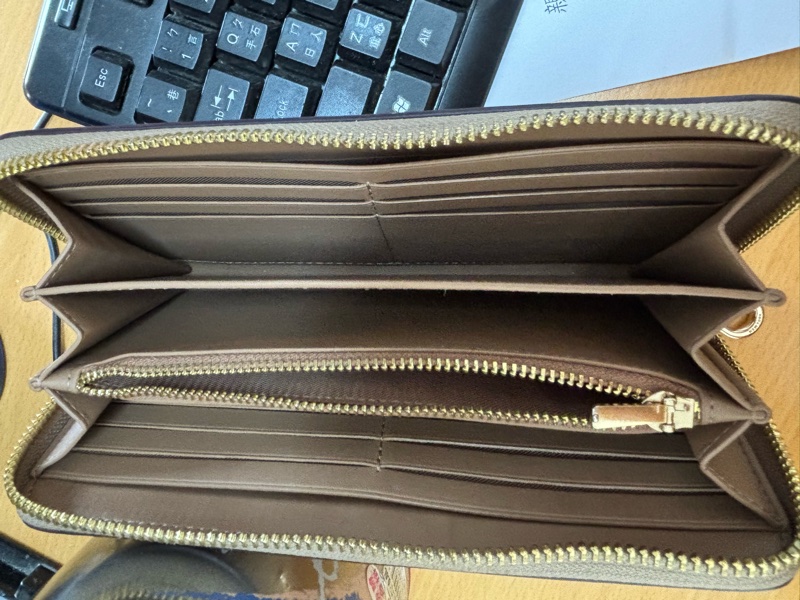 coach 去年新款長夾（二手）-4