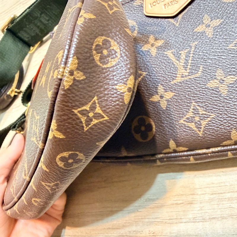 LV五合一綠肩帶-3