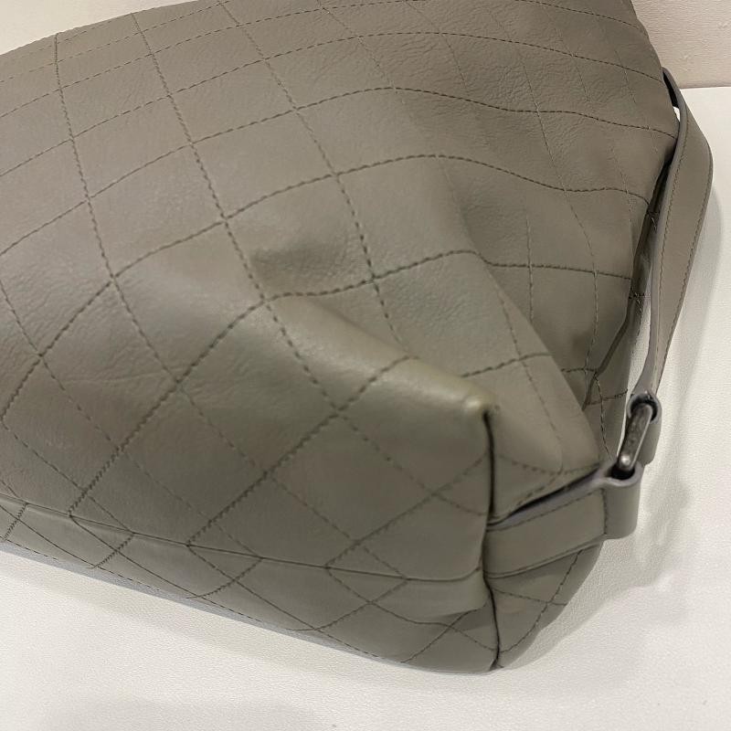 Chanel嘻皮大象灰Tote托特包菱格紋購物袋-10