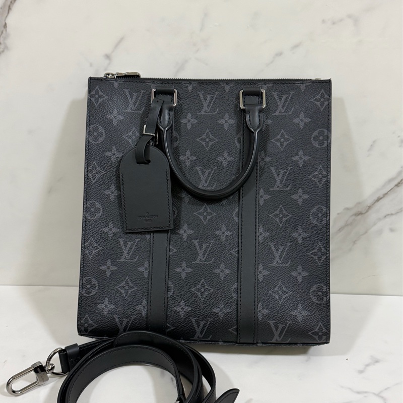 ®️LV Sac Plat Monogram 黑花男生公事包/手提包 M46098 晶片款-0