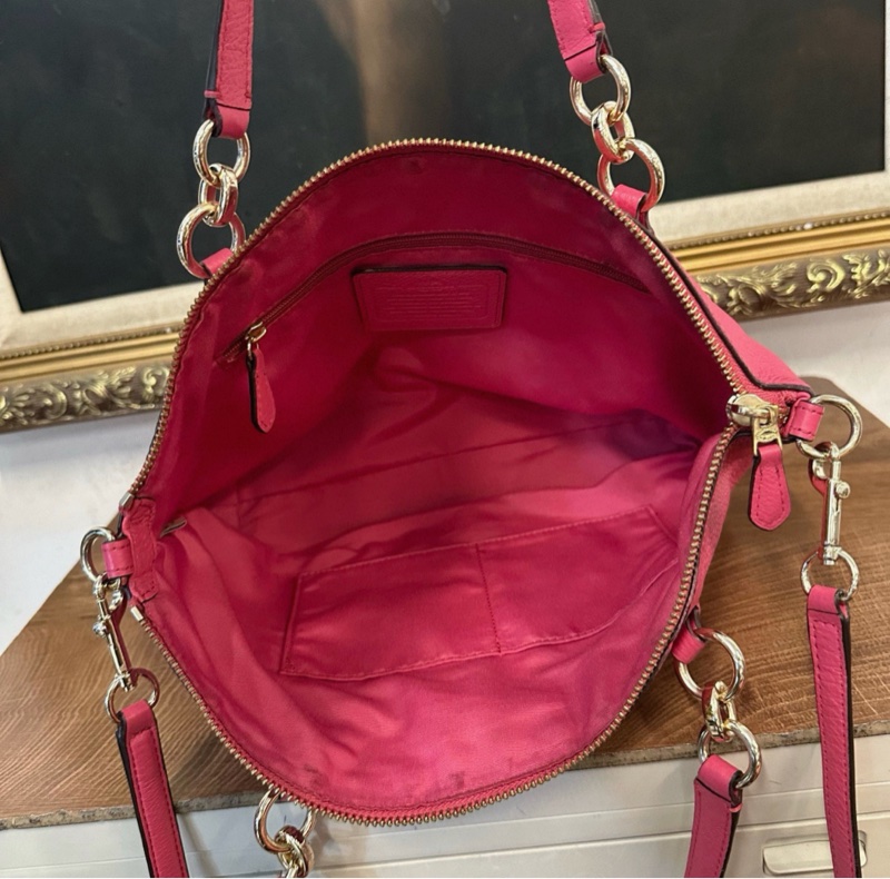 COACH玫紅色荔枝紋餃子包｜單肩包-7