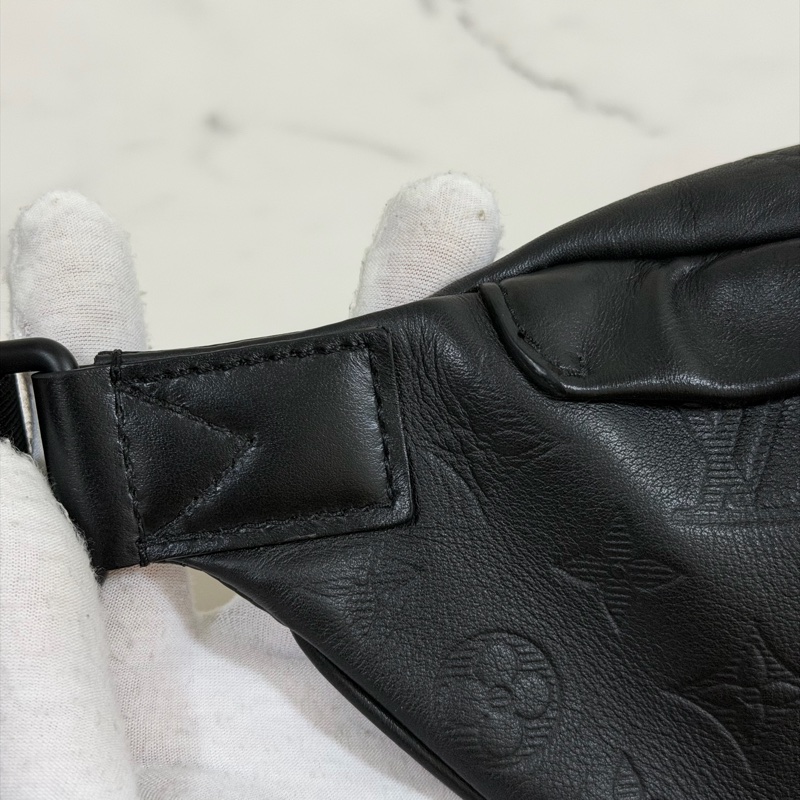 ®️ 新款LV Discovery Pm黑色牛皮壓紋款 M46036晶片款-3