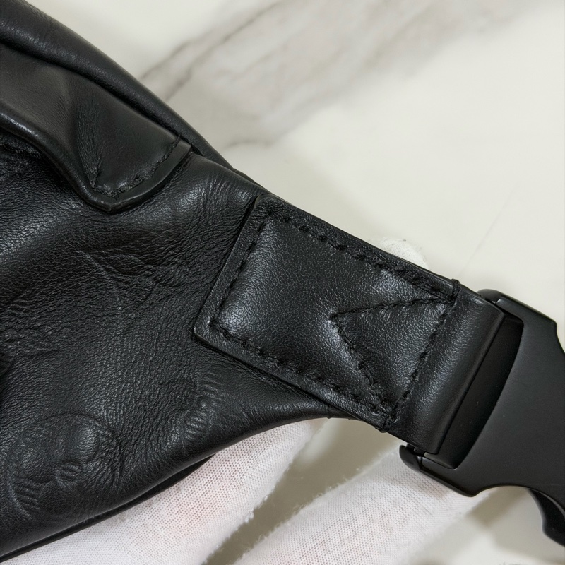 ®️ 新款LV Discovery Pm黑色牛皮壓紋款 M46036晶片款-4