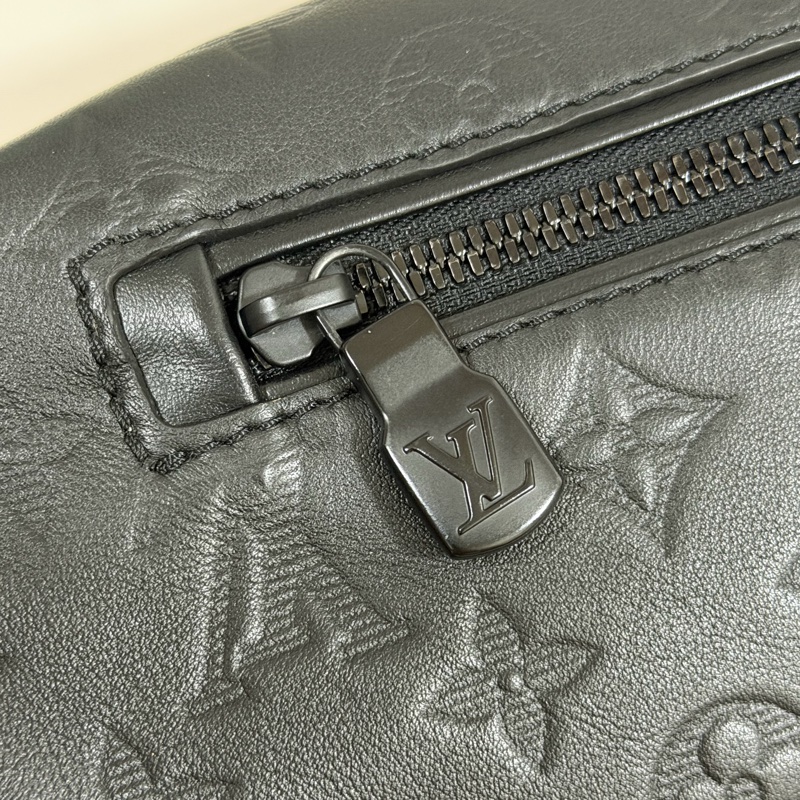 ®️ 新款LV Discovery Pm黑色牛皮壓紋款 M46036晶片款-17