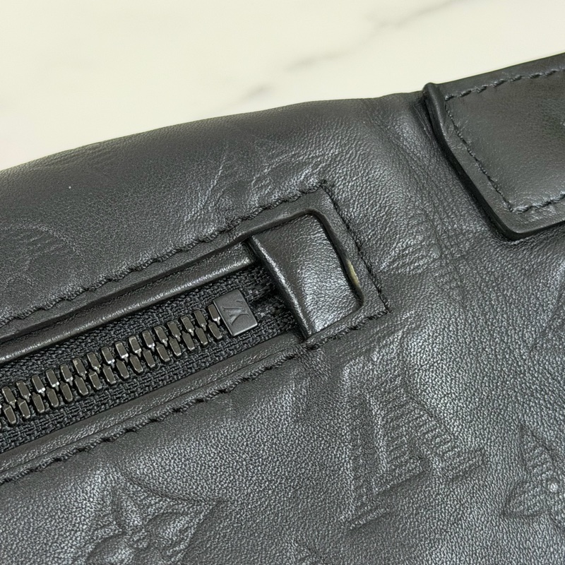 ®️ 新款LV Discovery Pm黑色牛皮壓紋款 M46036晶片款-18