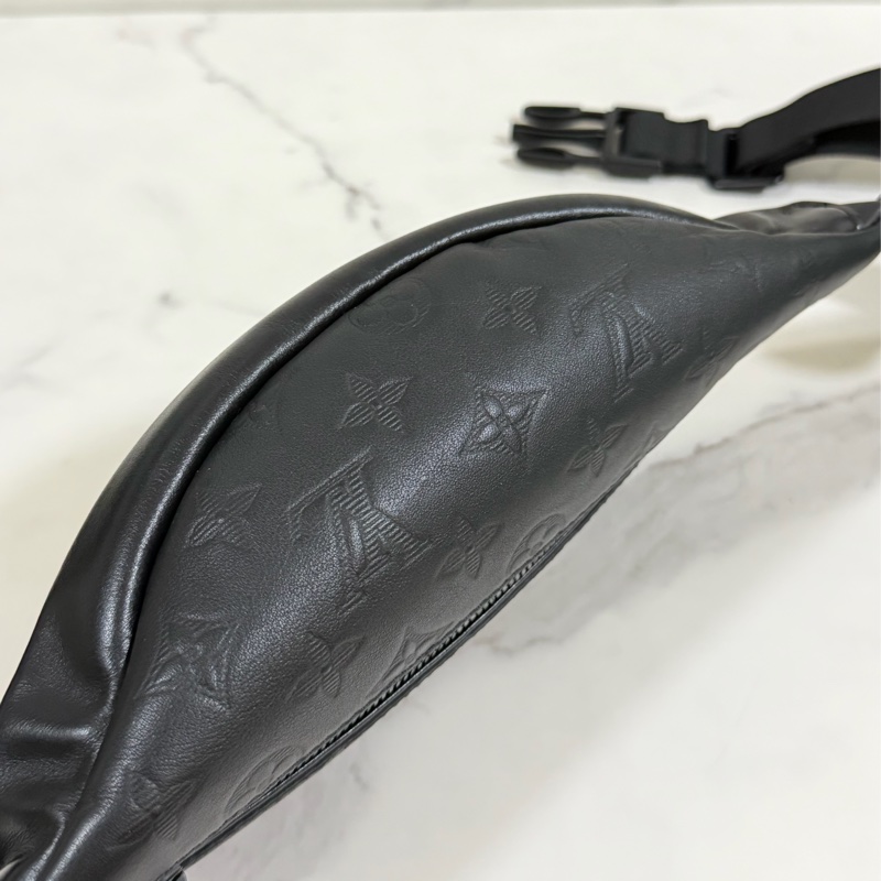 ®️ 新款LV Discovery Pm黑色牛皮壓紋款 M46036晶片款-21