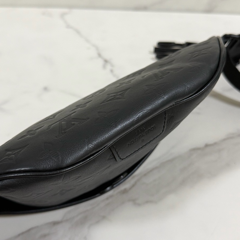 ®️ 新款LV Discovery Pm黑色牛皮壓紋款 M46036晶片款-22