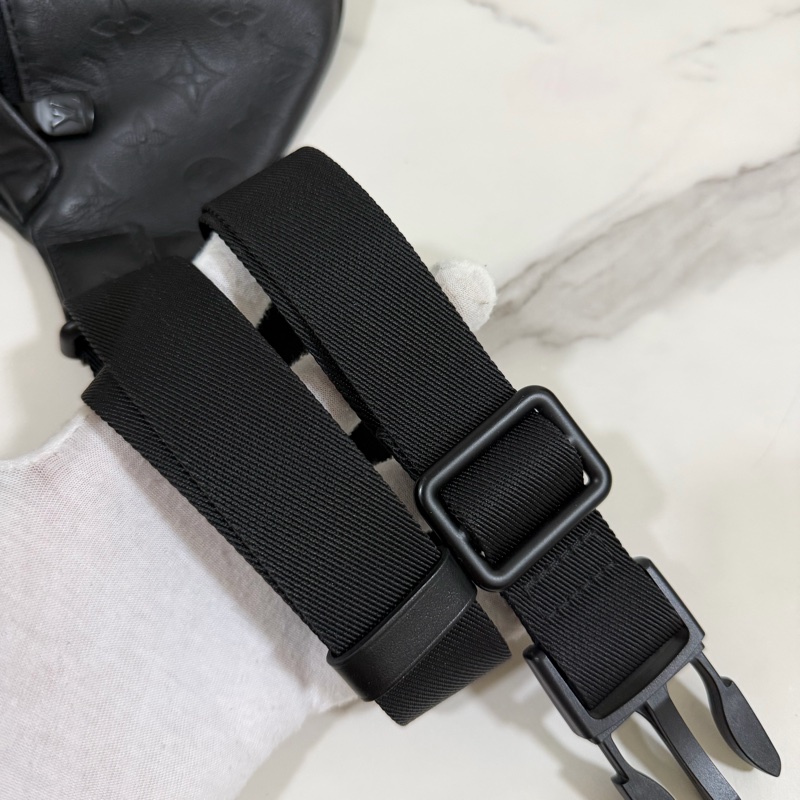 ®️ 新款LV Discovery Pm黑色牛皮壓紋款 M46036晶片款-25