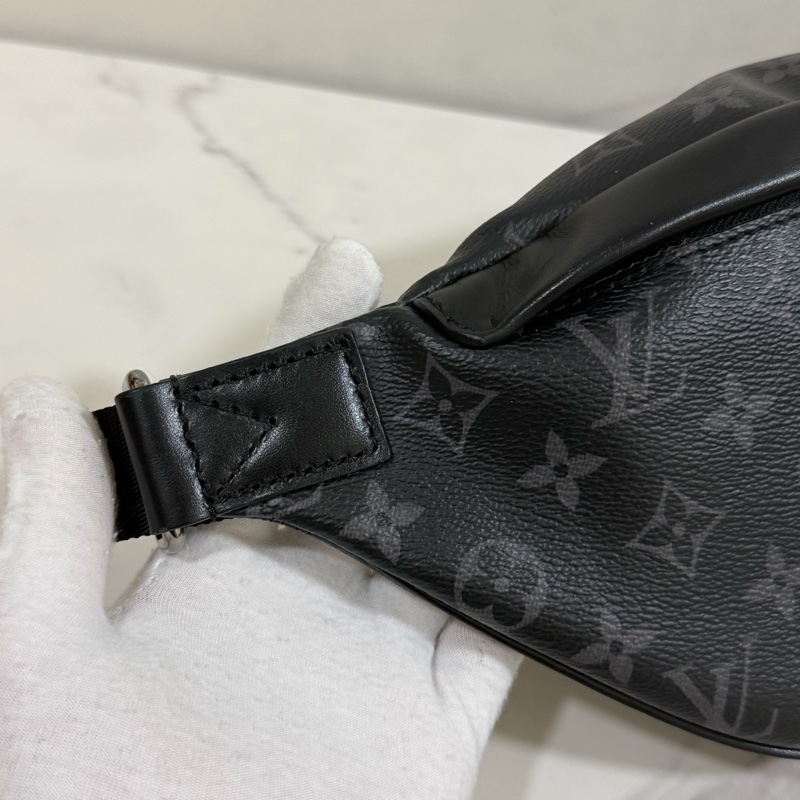 ®️新款式LV Discovery Pm 黑花款男腰包 M46035晶片款-3