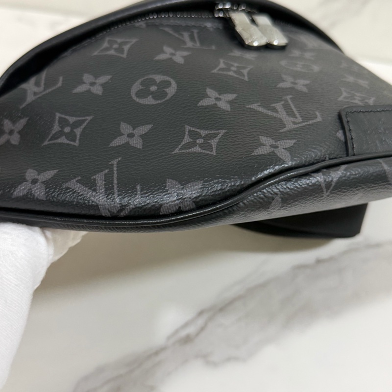 ®️新款式LV Discovery Pm 黑花款男腰包 M46035晶片款-5