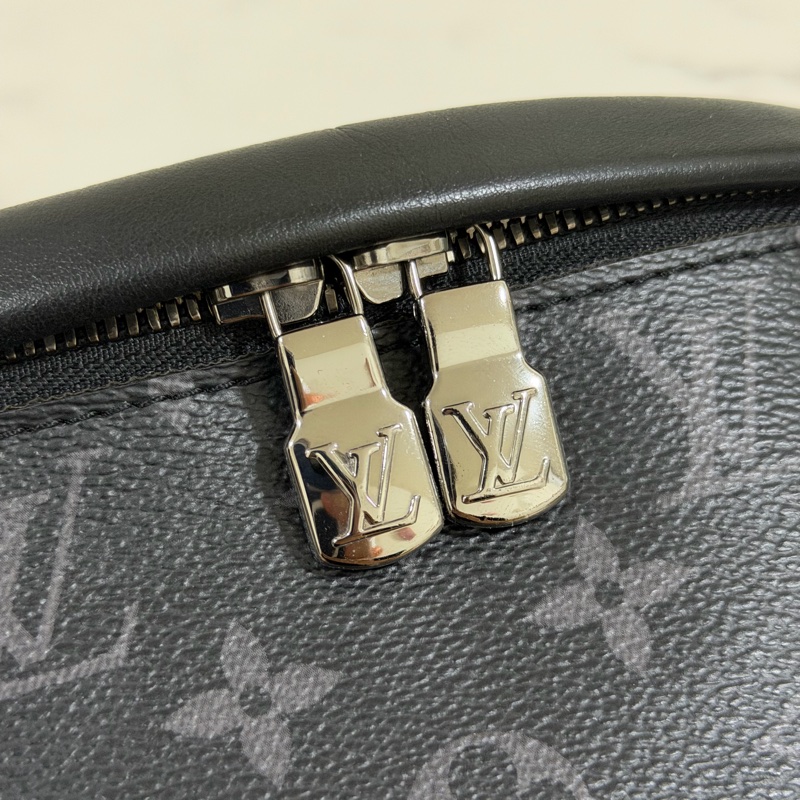 ®️新款式LV Discovery Pm 黑花款男腰包 M46035晶片款-8