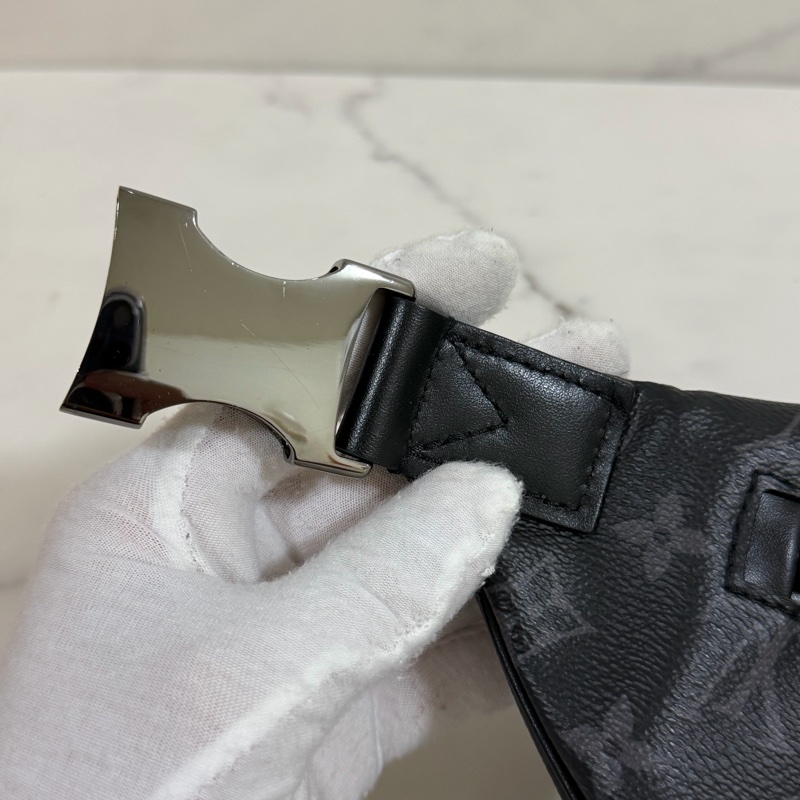 ®️新款式LV Discovery Pm 黑花款男腰包 M46035晶片款-10