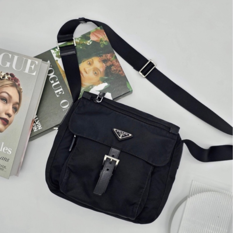 ✔️Prada降落傘布小郵差包/尼龍斜背包/肩背包-0