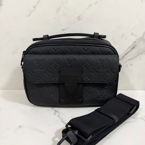 ®️LV S Lock 郵差包 牛皮壓紋款 最新款M58489晶片款