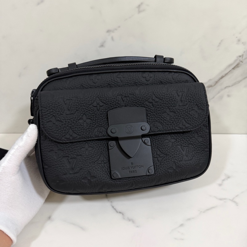 ®️LV S Lock 郵差包 牛皮壓紋款 最新款M58489晶片款-1