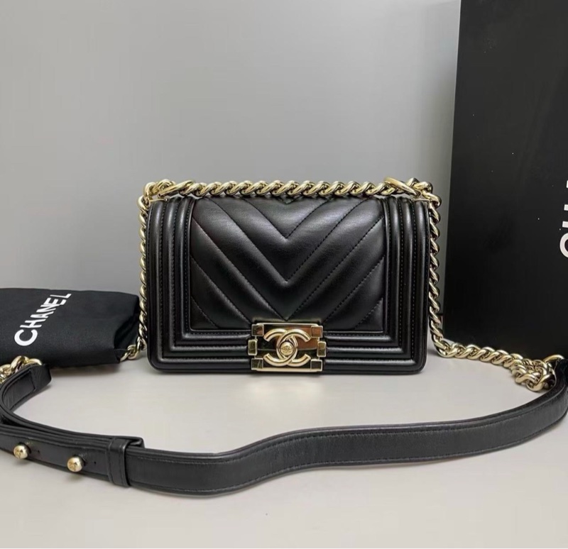 ✨全網最平！chanel leboy 小號 黑金 V紋包 97新 23開 近全新-0
