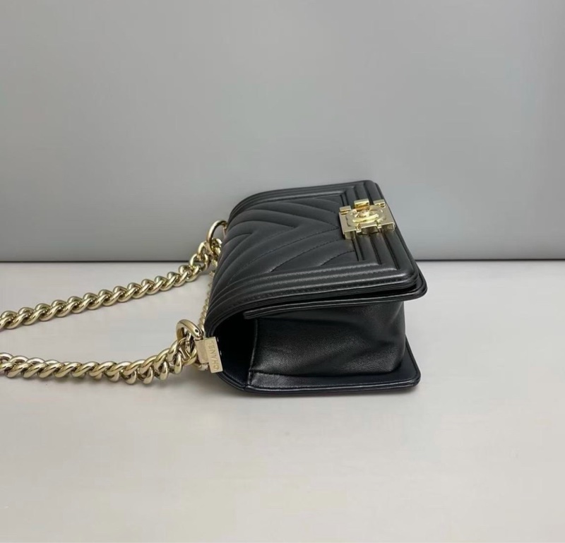 ✨全網最平！chanel leboy 小號 黑金 V紋包 97新 23開 近全新-4