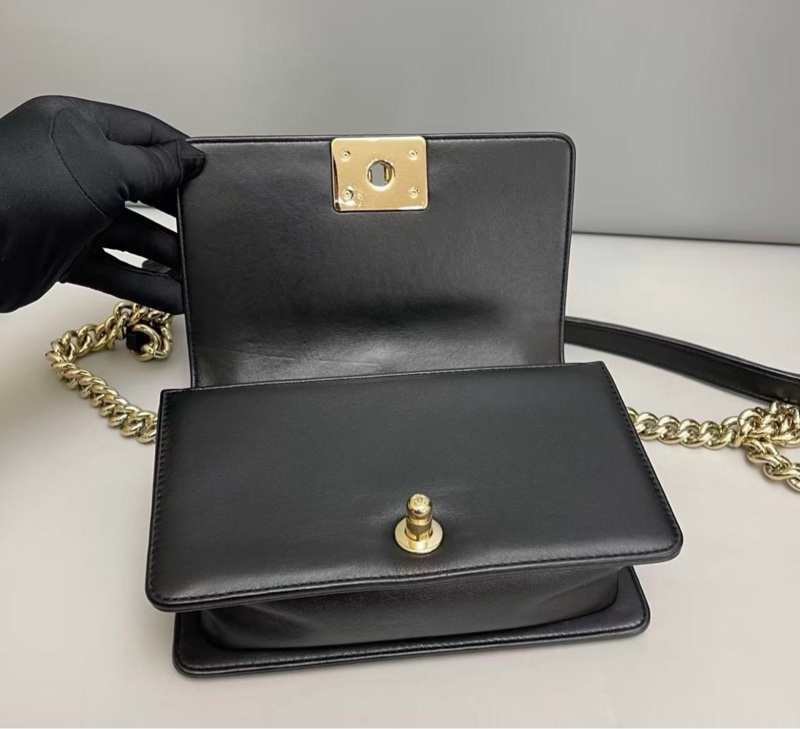 ✨全網最平！chanel leboy 小號 黑金 V紋包 97新 23開 近全新-7