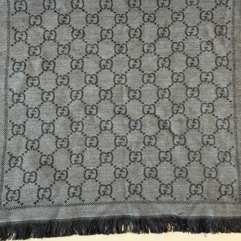 『二手閒置』🔅古馳Gucci提花GG logo灰色雙面圍巾-6
