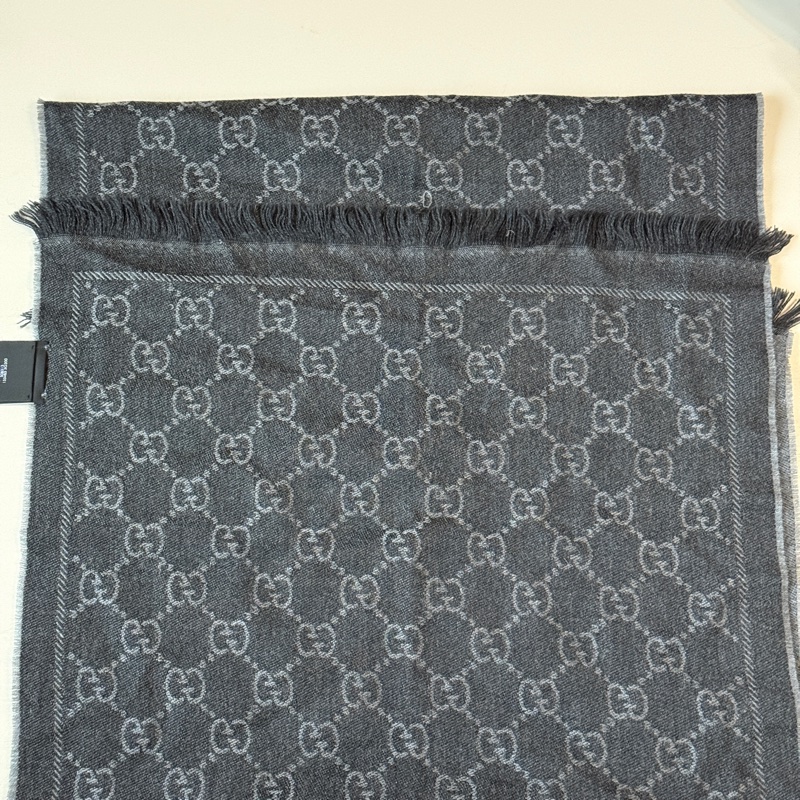 『二手閒置』🔅古馳Gucci提花GG logo灰色雙面圍巾-14