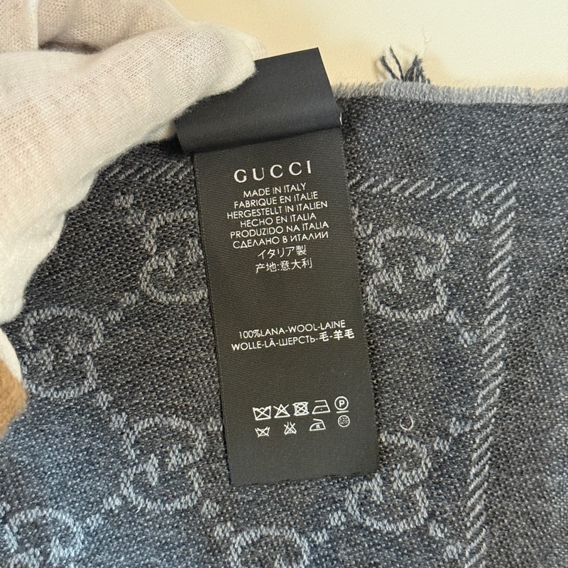 『二手閒置』🔅古馳Gucci提花GG logo灰色雙面圍巾-18