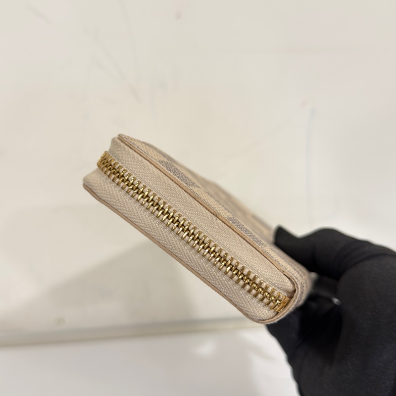 #全網最低💰 #櫃上3️⃣萬 Lv白棋盤格拉鍊長夾-5