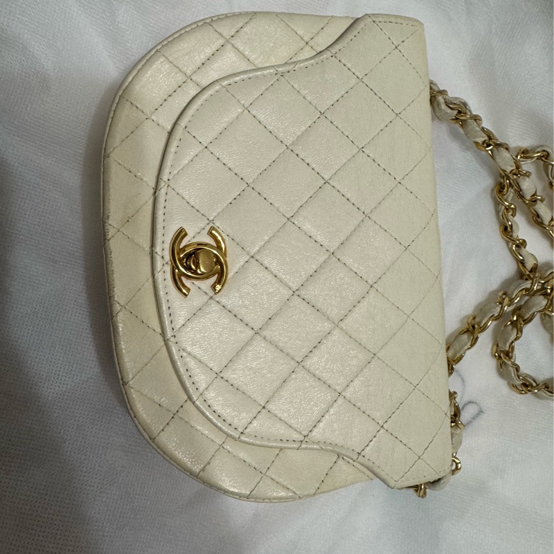 Chanel vintage 羊皮金釦白色包-5