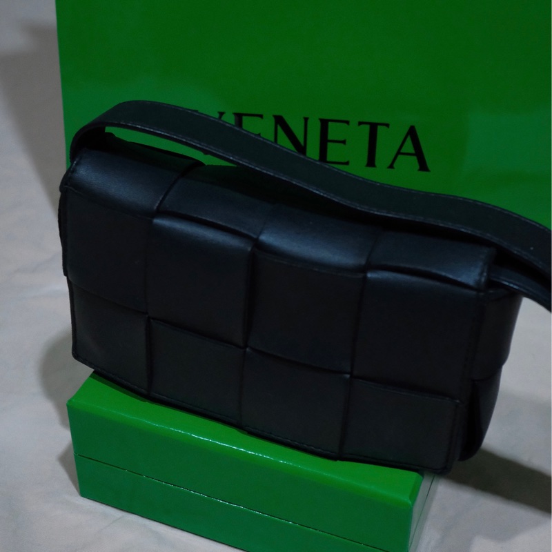 Bottega Veneta 8格編織黑色腰包-1