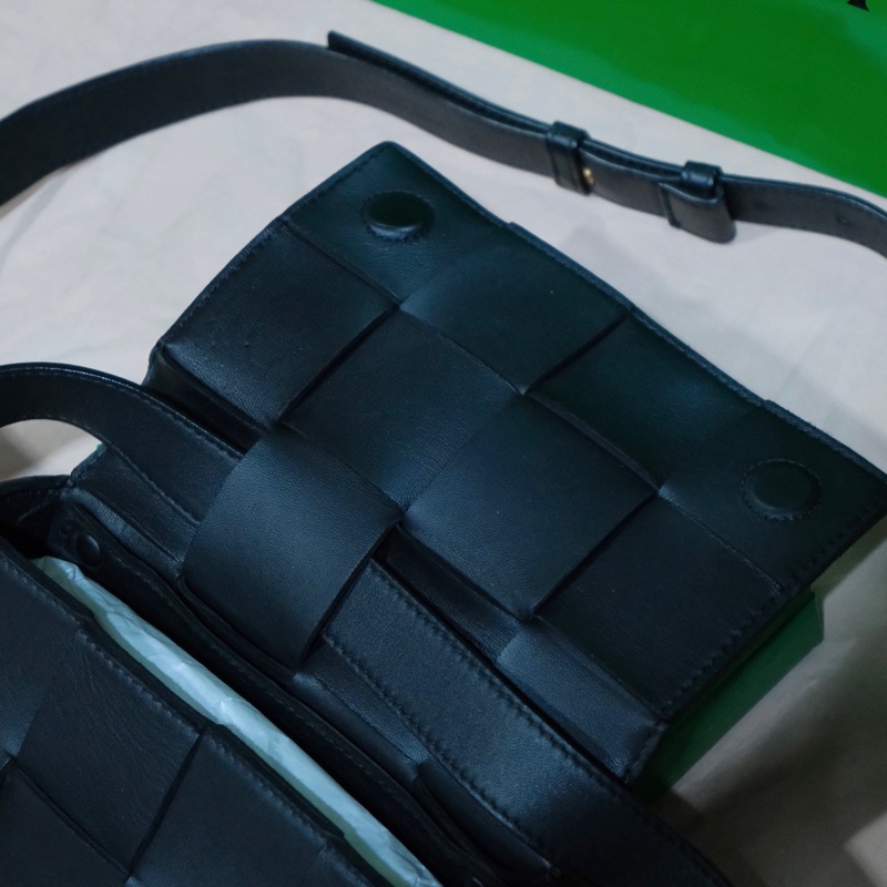 Bottega Veneta 8格編織黑色腰包-3