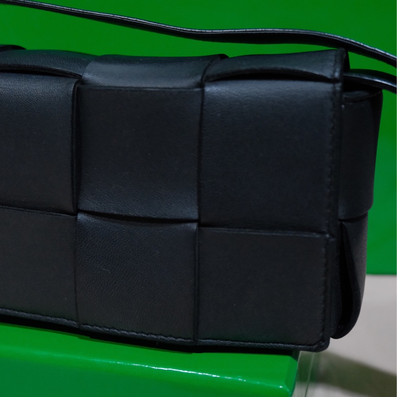 Bottega Veneta 8格編織黑色腰包-4