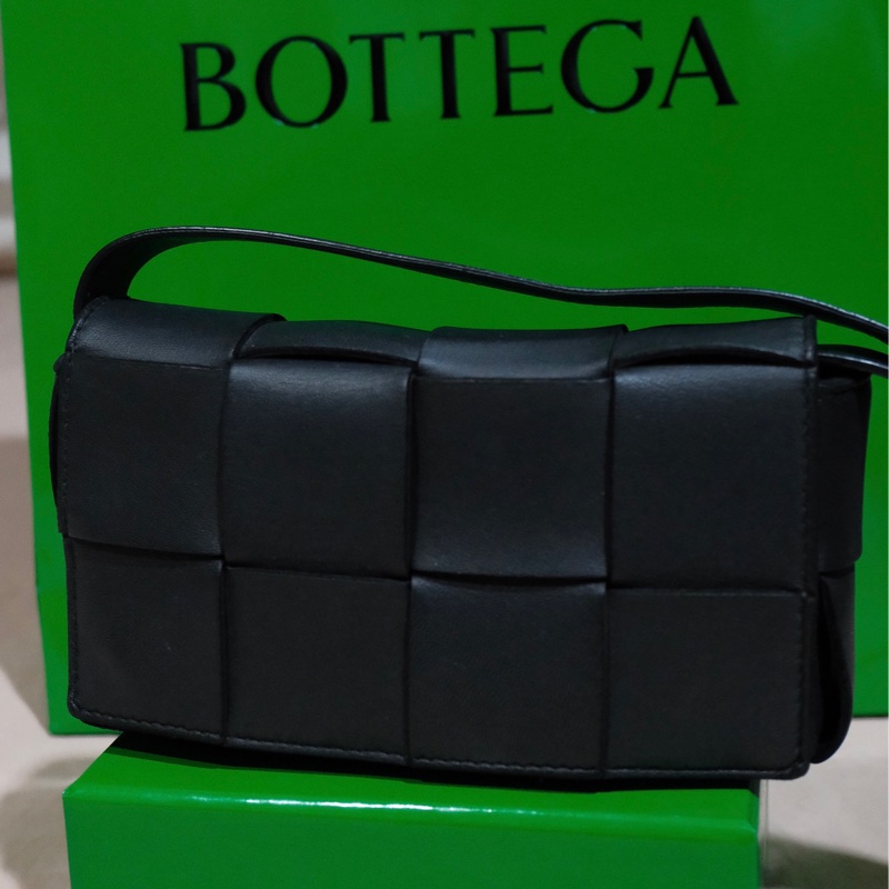 Bottega Veneta 8格編織黑色腰包-5