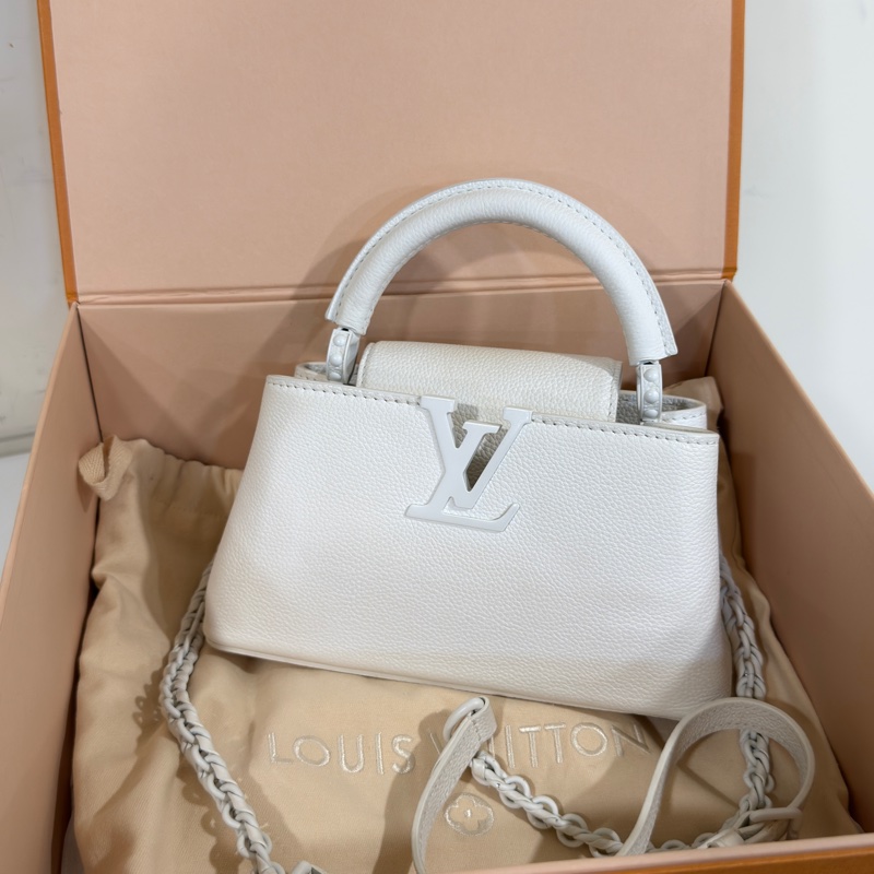 #全網最低僅一顆🔥 #專櫃原價25萬 Lv Capucines bb 新款橫版 芯片款 白雪公主👸-3