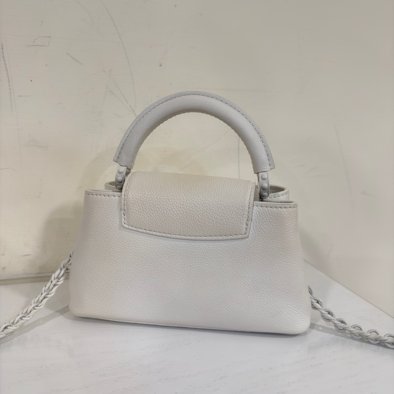 #全網最低僅一顆🔥 #專櫃原價25萬 Lv Capucines bb 新款橫版 芯片款 白雪公主👸-6