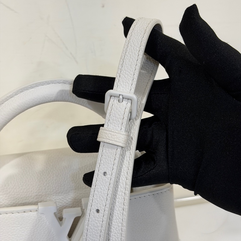 #全網最低僅一顆🔥 #專櫃原價25萬 Lv Capucines bb 新款橫版 芯片款 白雪公主👸-9