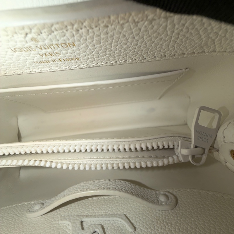 #全網最低僅一顆🔥 #專櫃原價25萬 Lv Capucines bb 新款橫版 芯片款 白雪公主👸-17